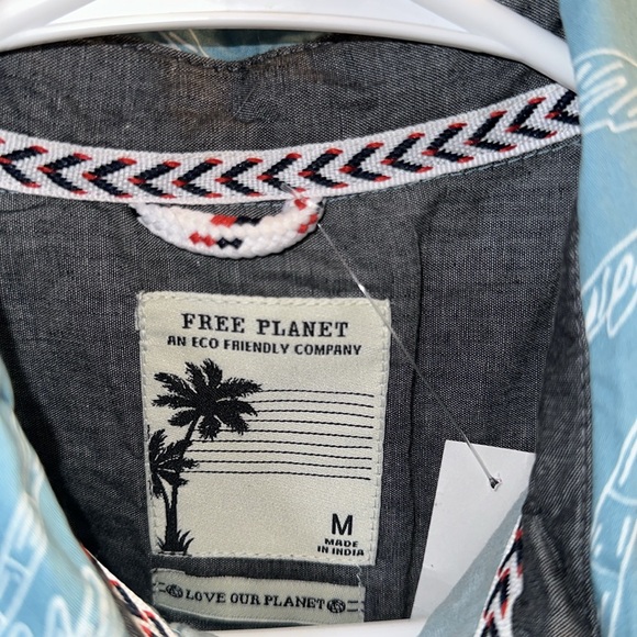NWT Men’s Free Planet Buttons Down Short Sleeves Coconut Tropical Shirt Medium - Picture 3 of 7